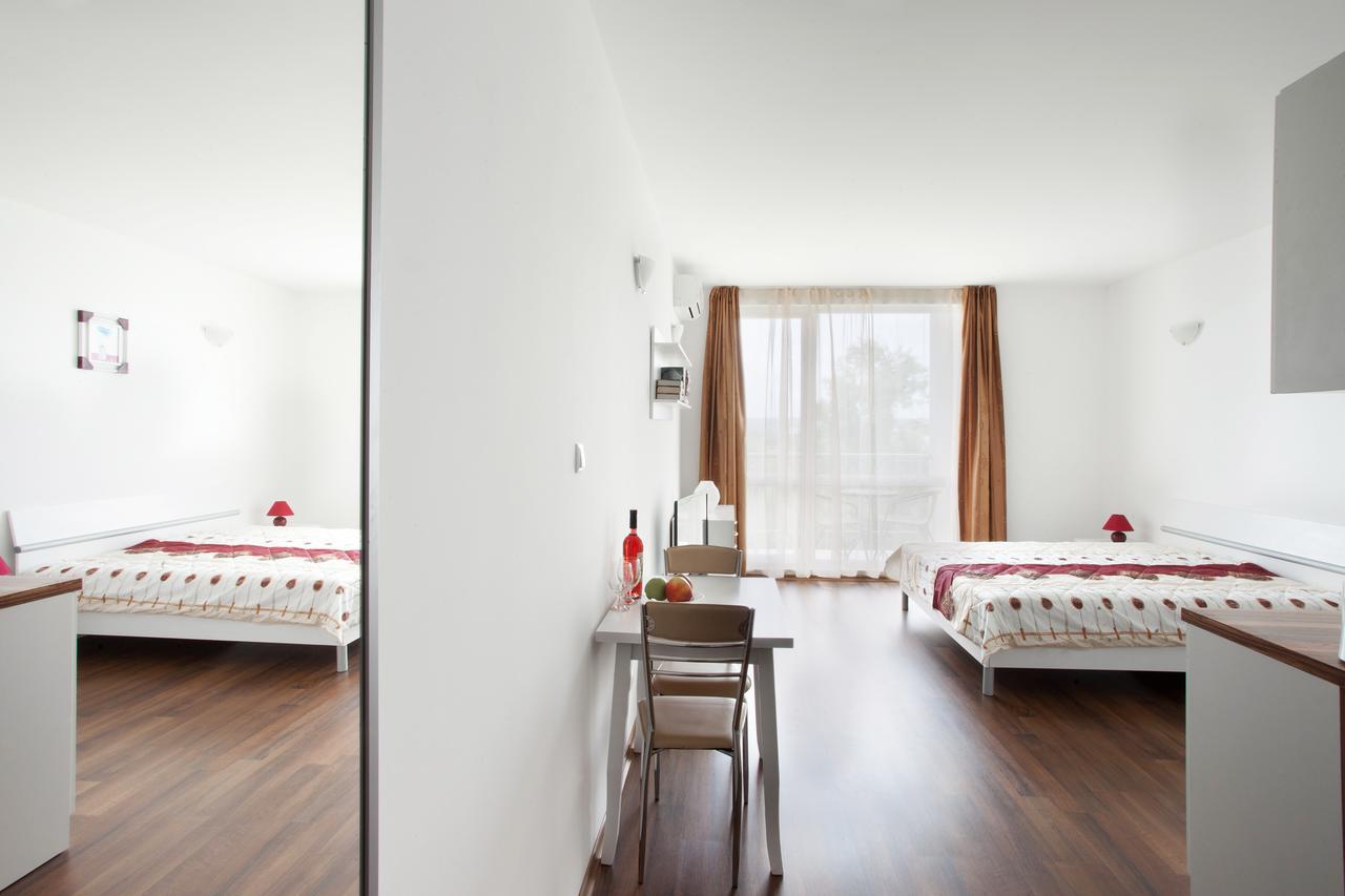 Vilmar Aparthotel Pomorie Ngoại thất bức ảnh